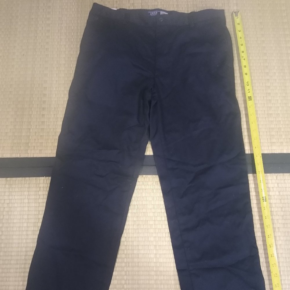 Izod non-iron American chino pants (33"x34") black - New with tags